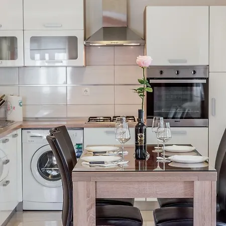 Apartment Brelezza *
